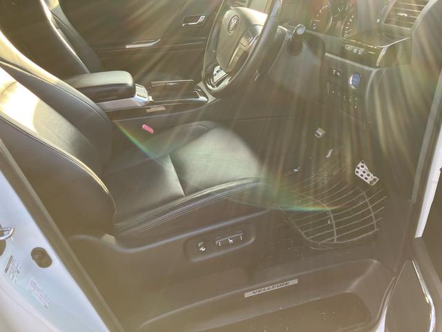 ヴェルファイアハイブリッド ＺＲ　Ｇエディション　４ＷＤ　ＴＶ付ナビ　バックカメラ　全周囲カメラ　スマートキー　エンジンスターター　サンルーフ　パワーシート　オットマン　シートヒーター　両側パワースライドドア　スタッドレスタイヤ付　２年保証付き（31枚目）