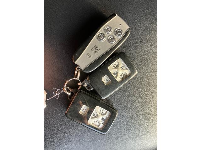 ヴェルファイアハイブリッド ＺＲ　Ｇエディション　４ＷＤ　ＴＶ付ナビ　バックカメラ　全周囲カメラ　スマートキー　エンジンスターター　サンルーフ　パワーシート　オットマン　シートヒーター　両側パワースライドドア　スタッドレスタイヤ付　２年保証付き（49枚目）