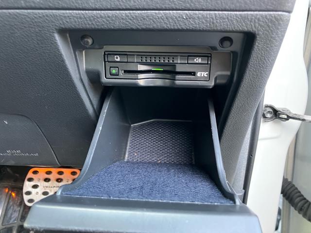 ヴェルファイアハイブリッド ＺＲ　Ｇエディション　４ＷＤ　ＴＶ付ナビ　バックカメラ　全周囲カメラ　スマートキー　エンジンスターター　サンルーフ　パワーシート　オットマン　シートヒーター　両側パワースライドドア　スタッドレスタイヤ付　２年保証付き（50枚目）