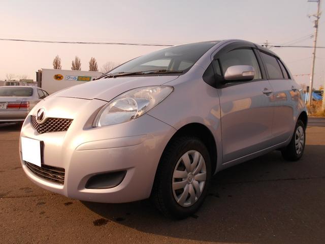 ヴィッツ F 修復歴無し 4WD 寒冷地仕様 車検令和9年4月迄 キーレス ナビ TV ETC 夏タイヤ社外15インチAW(4枚目)