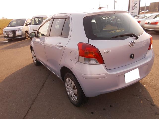 ヴィッツ F 修復歴無し 4WD 寒冷地仕様 車検令和9年4月迄 キーレス ナビ TV ETC 夏タイヤ社外15インチAW(7枚目)