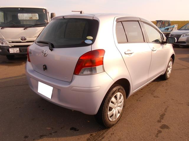 ヴィッツ F 修復歴無し 4WD 寒冷地仕様 車検令和9年4月迄 キーレス ナビ TV ETC 夏タイヤ社外15インチAW(9枚目)