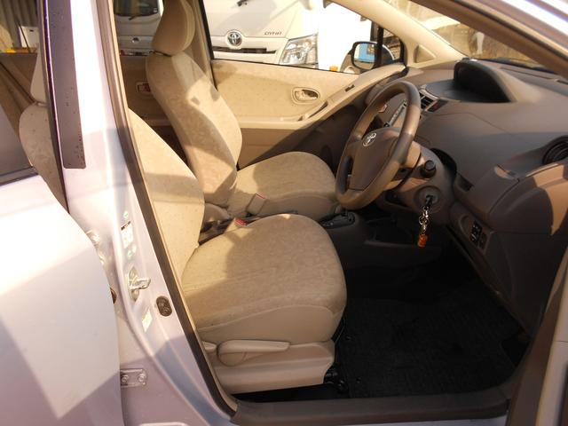 ヴィッツ F 修復歴無し 4WD 寒冷地仕様 車検令和9年4月迄 キーレス ナビ TV ETC 夏タイヤ社外15インチAW(11枚目)