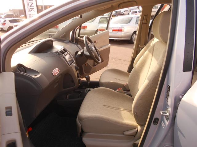 ヴィッツ F 修復歴無し 4WD 寒冷地仕様 車検令和9年4月迄 キーレス ナビ TV ETC 夏タイヤ社外15インチAW(12枚目)