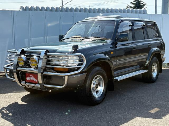ランドクルーザー８０ ＶＸリミテッド　後期型　センターデフロック　サンルーフ　純正アルミ　オートクルーズ　ヒッチメンバー　社外マフラー　車検Ｒ８年９月（8枚目）