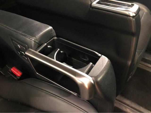 SR Cパッケージ 4WD クルコン レーンキープアシスト シートヒーター オットマン スマートキー 純正エンスタ パワーシート ウォークスルー パワーリアゲート両側パワースライドドア(18枚目)