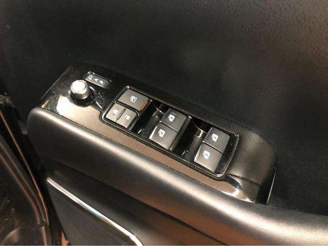 SR Cパッケージ 4WD クルコン レーンキープアシスト シートヒーター オットマン スマートキー 純正エンスタ パワーシート ウォークスルー パワーリアゲート両側パワースライドドア(35枚目)