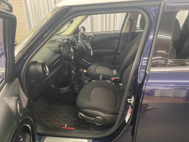 ＭＩＮＩ クーパーＤ　クロスオーバー　オール４　４ＷＤ　Ｂカメ　ＴＶ：フルセグ　カーナビ社外：ＳＤナビ　スマートキー　前ドライブレコーダー　ＬＥＤヘッドライト　シートヒーター　フロントフォグランプ　電動格納ミラー　夏タイヤ　純正ホイール１７インチ（36枚目）
