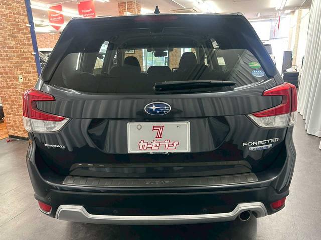 フォレスター アドバンス　４ＷＤ　バックカメラ　ＥＴＣ　パワーバックドア　プッシュスタート　純正アルミホイール　フォグランプ　ナビ　ＵＳＢ　ステコン　クルーズコントロール　パワーシート　パドルシフト（18枚目）
