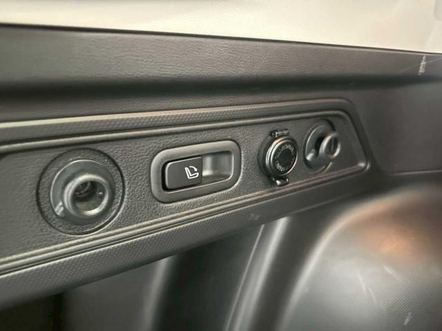 フォレスター アドバンス　４ＷＤ　バックカメラ　ＥＴＣ　パワーバックドア　プッシュスタート　純正アルミホイール　フォグランプ　ナビ　ＵＳＢ　ステコン　クルーズコントロール　パワーシート　パドルシフト（23枚目）