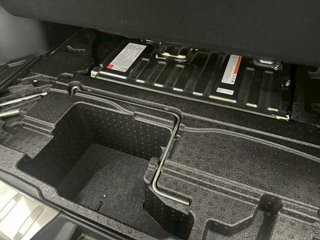 フォレスター アドバンス　４ＷＤ　バックカメラ　ＥＴＣ　パワーバックドア　プッシュスタート　純正アルミホイール　フォグランプ　ナビ　ＵＳＢ　ステコン　クルーズコントロール　パワーシート　パドルシフト（26枚目）