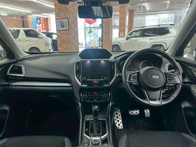 フォレスター アドバンス　４ＷＤ　バックカメラ　ＥＴＣ　パワーバックドア　プッシュスタート　純正アルミホイール　フォグランプ　ナビ　ＵＳＢ　ステコン　クルーズコントロール　パワーシート　パドルシフト（32枚目）