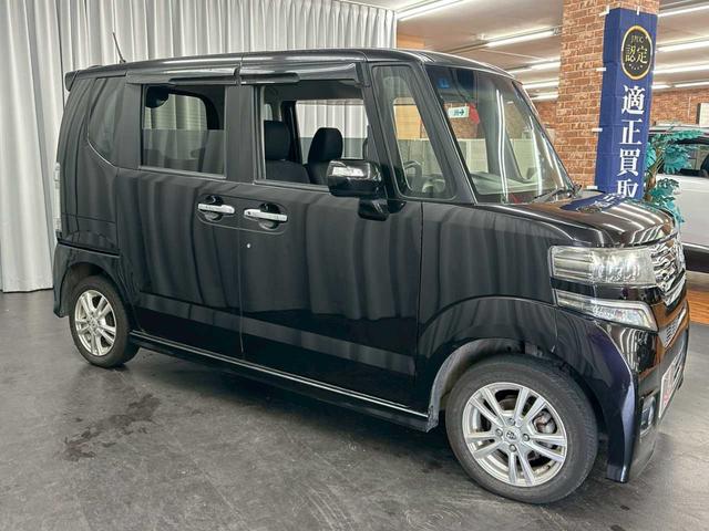 Ｎ－ＢＯＸカスタム Ｇ・ターボパッケージ　４ＷＤ　ナビ　バックカメラ　プッシュスタート　社外アルミホイール　両側パワースライドドア　社外エンジンスターター　ステコン　アイドリングストップ（7枚目）
