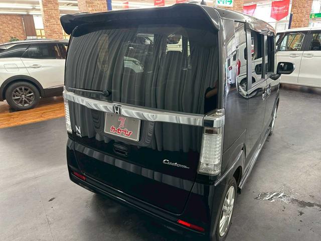 Ｎ－ＢＯＸカスタム Ｇ・ターボパッケージ　４ＷＤ　ナビ　バックカメラ　プッシュスタート　社外アルミホイール　両側パワースライドドア　社外エンジンスターター　ステコン　アイドリングストップ（8枚目）