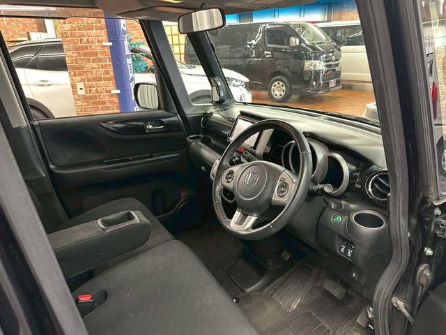 Ｎ－ＢＯＸカスタム Ｇ・ターボパッケージ　４ＷＤ　ナビ　バックカメラ　プッシュスタート　社外アルミホイール　両側パワースライドドア　社外エンジンスターター　ステコン　アイドリングストップ（35枚目）