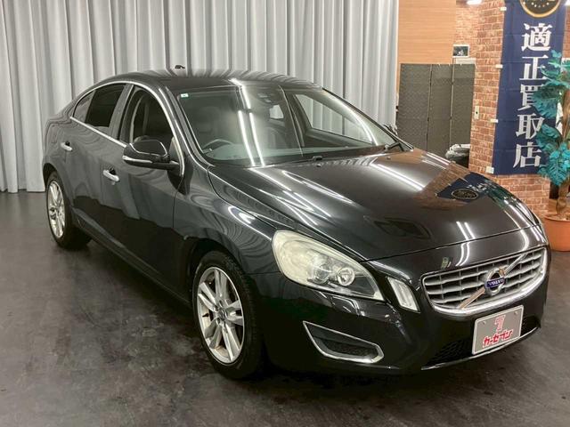 Ｓ６０ Ｔ６　ＡＷＤ　ＳＥ　４ＷＤ　ナビ　テレビ　Ｂｌｕｅｔｏｏｔｈ　純正アルミホイール　パワーシート　ステコン　衝突軽減ブレーキ　スペアキー　プッシュスタート（7枚目）