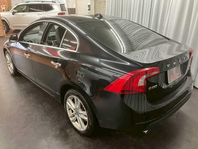 Ｓ６０ Ｔ６　ＡＷＤ　ＳＥ　４ＷＤ　ナビ　テレビ　Ｂｌｕｅｔｏｏｔｈ　純正アルミホイール　パワーシート　ステコン　衝突軽減ブレーキ　スペアキー　プッシュスタート（10枚目）