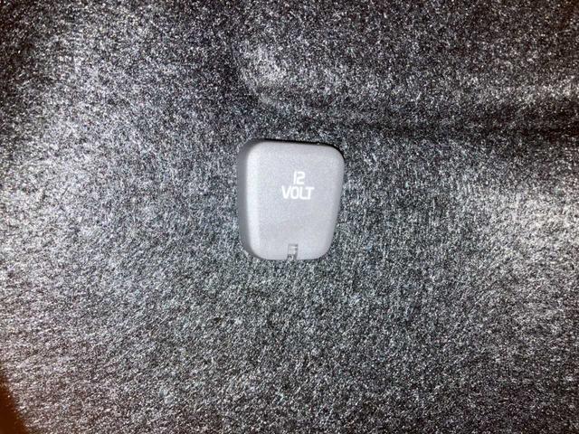 Ｓ６０ Ｔ６　ＡＷＤ　ＳＥ　４ＷＤ　ナビ　テレビ　Ｂｌｕｅｔｏｏｔｈ　純正アルミホイール　パワーシート　ステコン　衝突軽減ブレーキ　スペアキー　プッシュスタート（18枚目）