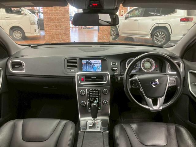 Ｓ６０ Ｔ６　ＡＷＤ　ＳＥ　４ＷＤ　ナビ　テレビ　Ｂｌｕｅｔｏｏｔｈ　純正アルミホイール　パワーシート　ステコン　衝突軽減ブレーキ　スペアキー　プッシュスタート（35枚目）