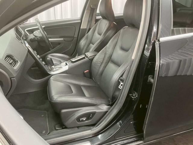 Ｓ６０ Ｔ６　ＡＷＤ　ＳＥ　４ＷＤ　ナビ　テレビ　Ｂｌｕｅｔｏｏｔｈ　純正アルミホイール　パワーシート　ステコン　衝突軽減ブレーキ　スペアキー　プッシュスタート（60枚目）