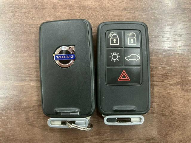 Ｓ６０ Ｔ６　ＡＷＤ　ＳＥ　４ＷＤ　ナビ　テレビ　Ｂｌｕｅｔｏｏｔｈ　純正アルミホイール　パワーシート　ステコン　衝突軽減ブレーキ　スペアキー　プッシュスタート（67枚目）