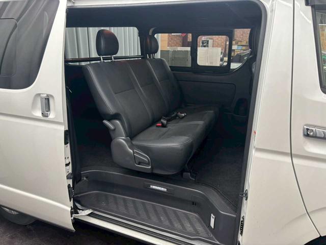 ハイエースバン スーパーＧＬ　ダークプライムＩＩ　４ＷＤ　デジタルインナーミラー　プッシュスタート　スペアキー　オーディオレス　ＰＷＲＨＥＡＴ　ＡＣ１００Ｖ１００Ｗ　ステコン　フォグランプ（22枚目）