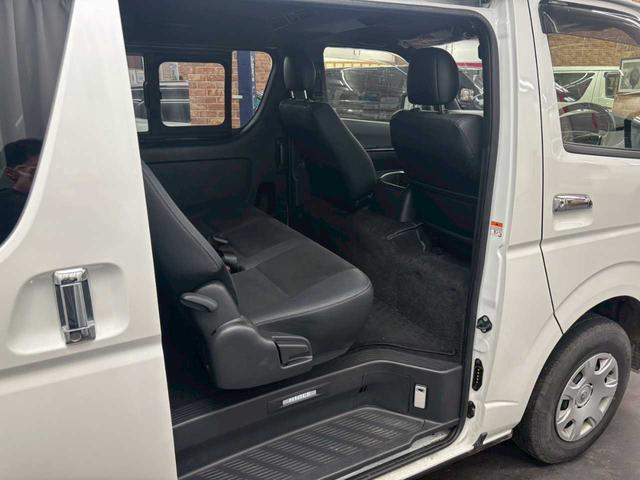 ハイエースバン スーパーＧＬ　ダークプライムＩＩ　４ＷＤ　デジタルインナーミラー　プッシュスタート　スペアキー　オーディオレス　ＰＷＲＨＥＡＴ　ＡＣ１００Ｖ１００Ｗ　ステコン　フォグランプ（23枚目）