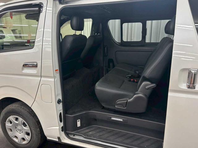 ハイエースバン スーパーＧＬ　ダークプライムＩＩ　４ＷＤ　デジタルインナーミラー　プッシュスタート　スペアキー　オーディオレス　ＰＷＲＨＥＡＴ　ＡＣ１００Ｖ１００Ｗ　ステコン　フォグランプ（26枚目）