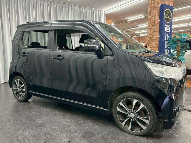 ワゴンＲスティングレー Ｔ　４ＷＤ　レーダーブレーキサポート　スマートフォン連携ナビ装着車　ターボ　プッシュスタート　アイドリングストップ　バックカメラ　シートヒーター　ステコン　フォグランプ（8枚目）