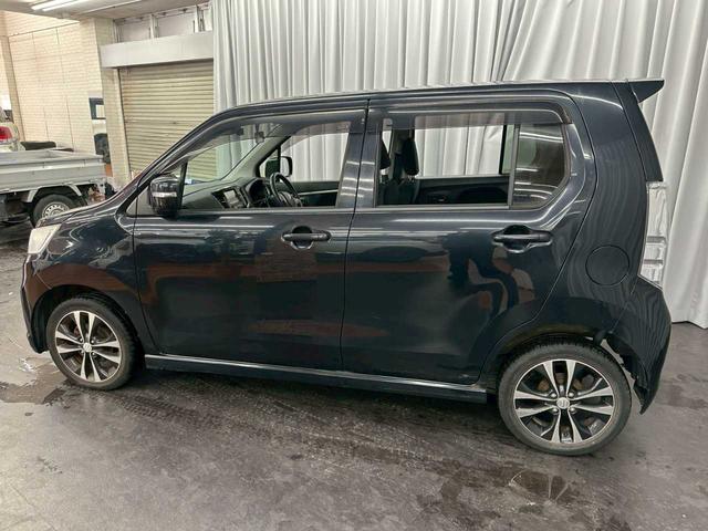 ワゴンＲスティングレー Ｔ　４ＷＤ　レーダーブレーキサポート　スマートフォン連携ナビ装着車　ターボ　プッシュスタート　アイドリングストップ　バックカメラ　シートヒーター　ステコン　フォグランプ（10枚目）