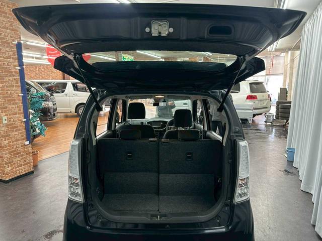 ワゴンＲスティングレー Ｔ　４ＷＤ　レーダーブレーキサポート　スマートフォン連携ナビ装着車　ターボ　プッシュスタート　アイドリングストップ　バックカメラ　シートヒーター　ステコン　フォグランプ（15枚目）