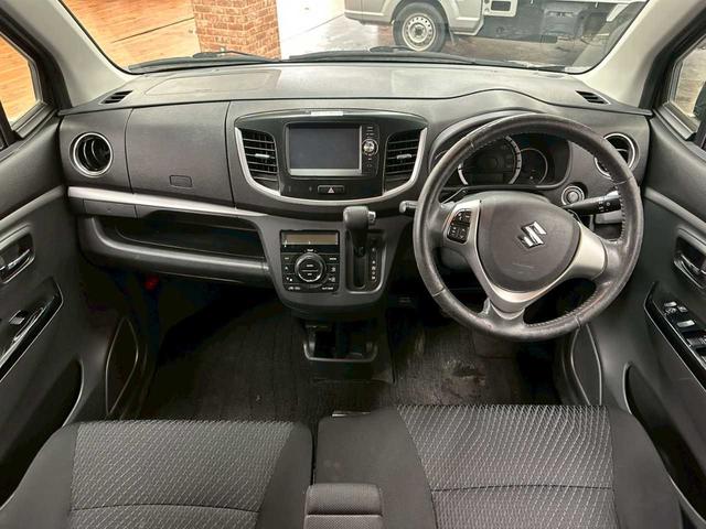 ワゴンＲスティングレー Ｔ　４ＷＤ　レーダーブレーキサポート　スマートフォン連携ナビ装着車　ターボ　プッシュスタート　アイドリングストップ　バックカメラ　シートヒーター　ステコン　フォグランプ（28枚目）