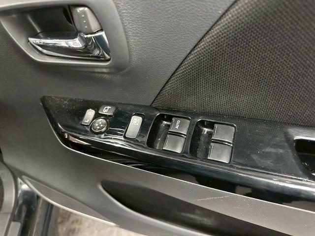 ワゴンＲスティングレー Ｔ　４ＷＤ　レーダーブレーキサポート　スマートフォン連携ナビ装着車　ターボ　プッシュスタート　アイドリングストップ　バックカメラ　シートヒーター　ステコン　フォグランプ（33枚目）