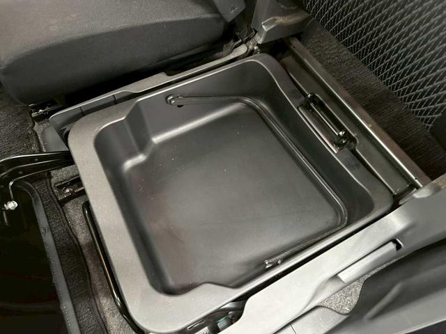 ワゴンＲスティングレー Ｔ　４ＷＤ　レーダーブレーキサポート　スマートフォン連携ナビ装着車　ターボ　プッシュスタート　アイドリングストップ　バックカメラ　シートヒーター　ステコン　フォグランプ（58枚目）