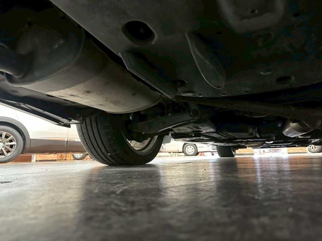 クラウンハイブリッド アスリートＳ　Ｆｏｕｒ　４ＷＤ　エンスタ　ＥＴＣ　ナビ　バックカメラ　純正アルミホイール　クルーズコントロール　ステコン　プッシュスタート　パワーシート（12枚目）