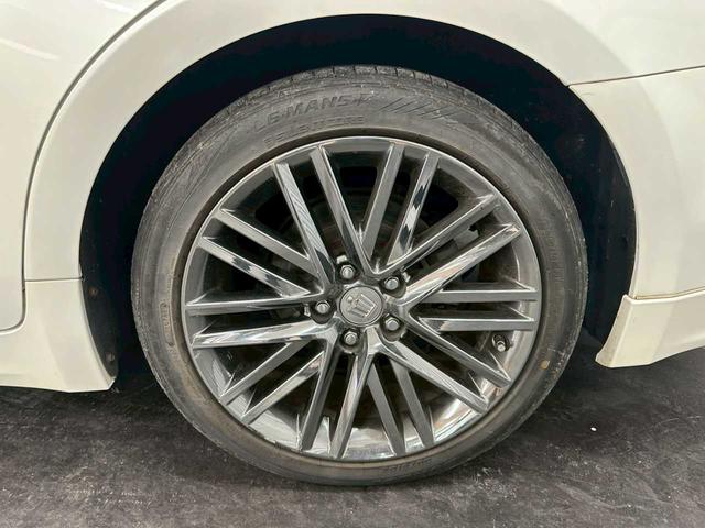 クラウンハイブリッド アスリートＳ　Ｆｏｕｒ　４ＷＤ　エンスタ　ＥＴＣ　ナビ　バックカメラ　純正アルミホイール　クルーズコントロール　ステコン　プッシュスタート　パワーシート（14枚目）