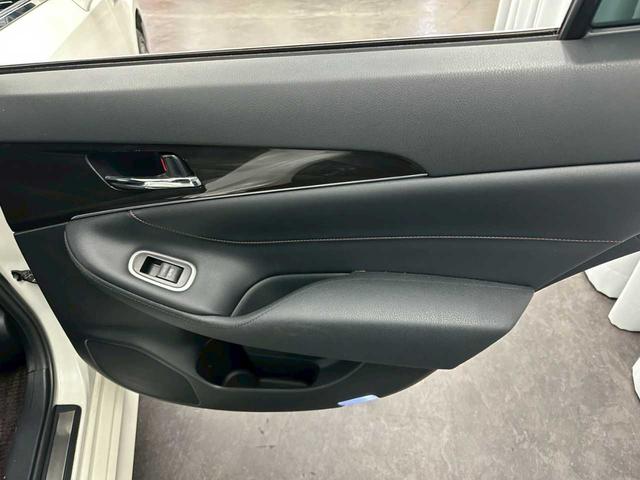 クラウンハイブリッド アスリートＳ　Ｆｏｕｒ　４ＷＤ　エンスタ　ＥＴＣ　ナビ　バックカメラ　純正アルミホイール　クルーズコントロール　ステコン　プッシュスタート　パワーシート（20枚目）