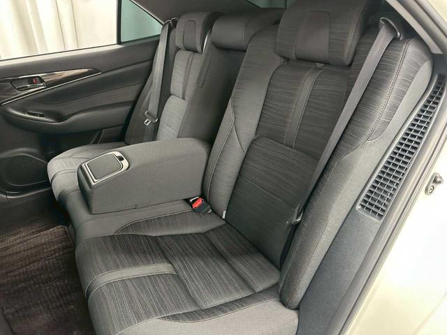 クラウンハイブリッド アスリートＳ　Ｆｏｕｒ　４ＷＤ　エンスタ　ＥＴＣ　ナビ　バックカメラ　純正アルミホイール　クルーズコントロール　ステコン　プッシュスタート　パワーシート（25枚目）