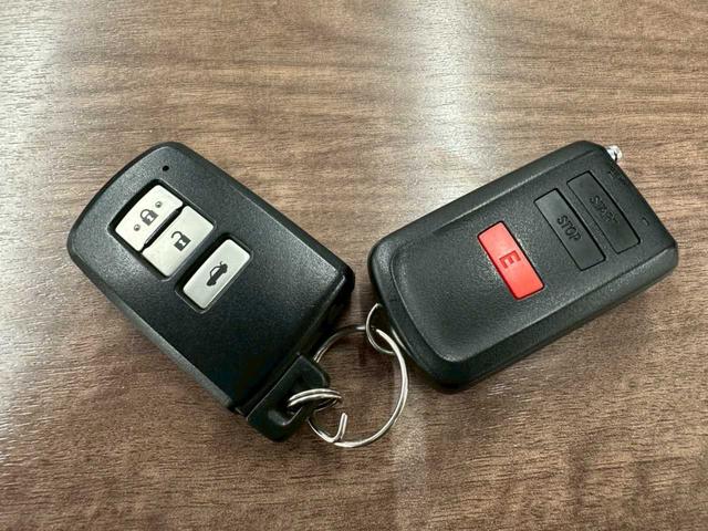 クラウンハイブリッド アスリートＳ　Ｆｏｕｒ　４ＷＤ　エンスタ　ＥＴＣ　ナビ　バックカメラ　純正アルミホイール　クルーズコントロール　ステコン　プッシュスタート　パワーシート（67枚目）