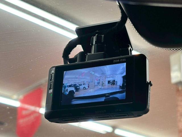 Ｃクラス Ｃ４３　４ＷＤ　エクスクルーシブパッケージ　ブルメスター　ナビ　Ｂｌｕｅｔｏｏｔｈ　バックカメラ　ディーラー車　ドラレコ　パドルシフト　ＥＴＣ　プッシュスタート（52枚目）