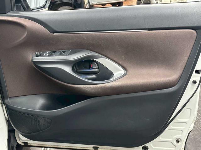 ヤリスクロス Z 4WD ナビ エンスタ 全方位カメラ パワーシート アルミホイール 電格ミラー クルーズコントロール ステコン シートヒーター USB LEDライト(23枚目)