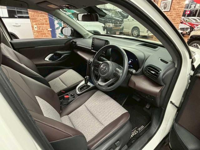 ヤリスクロス Z 4WD ナビ エンスタ 全方位カメラ パワーシート アルミホイール 電格ミラー クルーズコントロール ステコン シートヒーター USB LEDライト(24枚目)