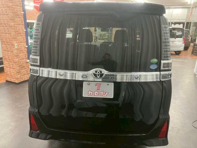 ヴォクシー ＺＳ　煌ＩＩ　４ＷＤ　ナビ　バックカメラ　フリップダウンモニター　ドラレコ　ＥＴＣ　純正アルミホイール　両側パワースライドドア　クルーズコントロール　ＵＳＢ（9枚目）