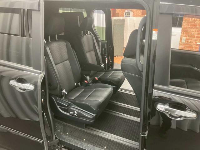 ヴォクシー ＺＳ　煌ＩＩ　４ＷＤ　ナビ　バックカメラ　フリップダウンモニター　ドラレコ　ＥＴＣ　純正アルミホイール　両側パワースライドドア　クルーズコントロール　ＵＳＢ（20枚目）