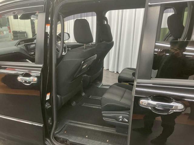 ヴォクシー ＺＳ　煌ＩＩ　４ＷＤ　ナビ　バックカメラ　フリップダウンモニター　ドラレコ　ＥＴＣ　純正アルミホイール　両側パワースライドドア　クルーズコントロール　ＵＳＢ（22枚目）