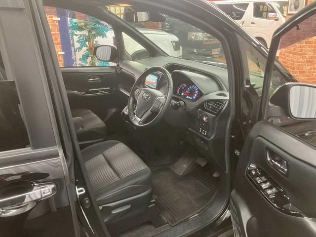 ヴォクシー ＺＳ　煌ＩＩ　４ＷＤ　ナビ　バックカメラ　フリップダウンモニター　ドラレコ　ＥＴＣ　純正アルミホイール　両側パワースライドドア　クルーズコントロール　ＵＳＢ（33枚目）