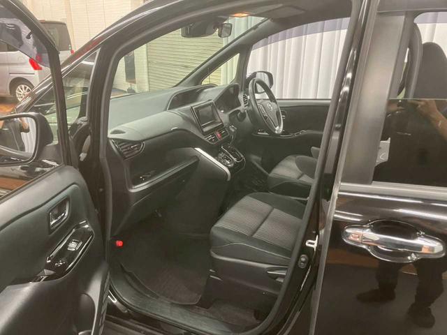 ヴォクシー ＺＳ　煌ＩＩ　４ＷＤ　ナビ　バックカメラ　フリップダウンモニター　ドラレコ　ＥＴＣ　純正アルミホイール　両側パワースライドドア　クルーズコントロール　ＵＳＢ（60枚目）