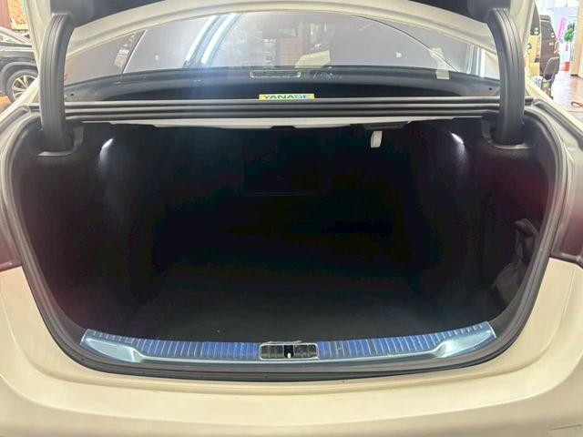 Ｓクラス Ｓ４００ｄ　４マチック　ＡＭＧライン　４ＷＤ　純正アルミホイール　パワーバックドア　クルーズコントロール　パワーシート　リアエアコン　ナビ　バックカメラ　ドラレコ　ＬＥＤイルミネーション（16枚目）