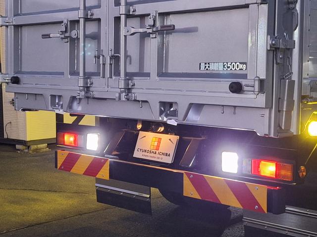 キャンター 　３．０Ｔファームダンプ　登録済未使用車　積載３．５トン　ＬＥＤヘッドライト　スマートキー　バックカメラ　ｂｌｕｅｔｏｏｔｈ　荷台寸法・長さ４．１００ｍｍ・幅２．１００ｍｍ・高さ１．２００ｍｍ（10枚目）