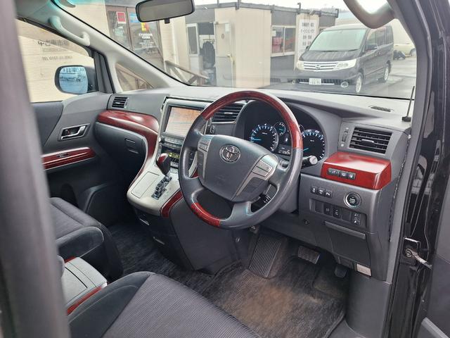 ヴェルファイア ３．５Ｚ　Ｇエディション　４ＷＤ　バックカメラ　両側電動スライドドア　フリップダウンモニター　キャプテンシート　フルエアロ　車高調　社外マフラー　ＥＴＣ　ステアリングリモコン　スマートキー（12枚目）